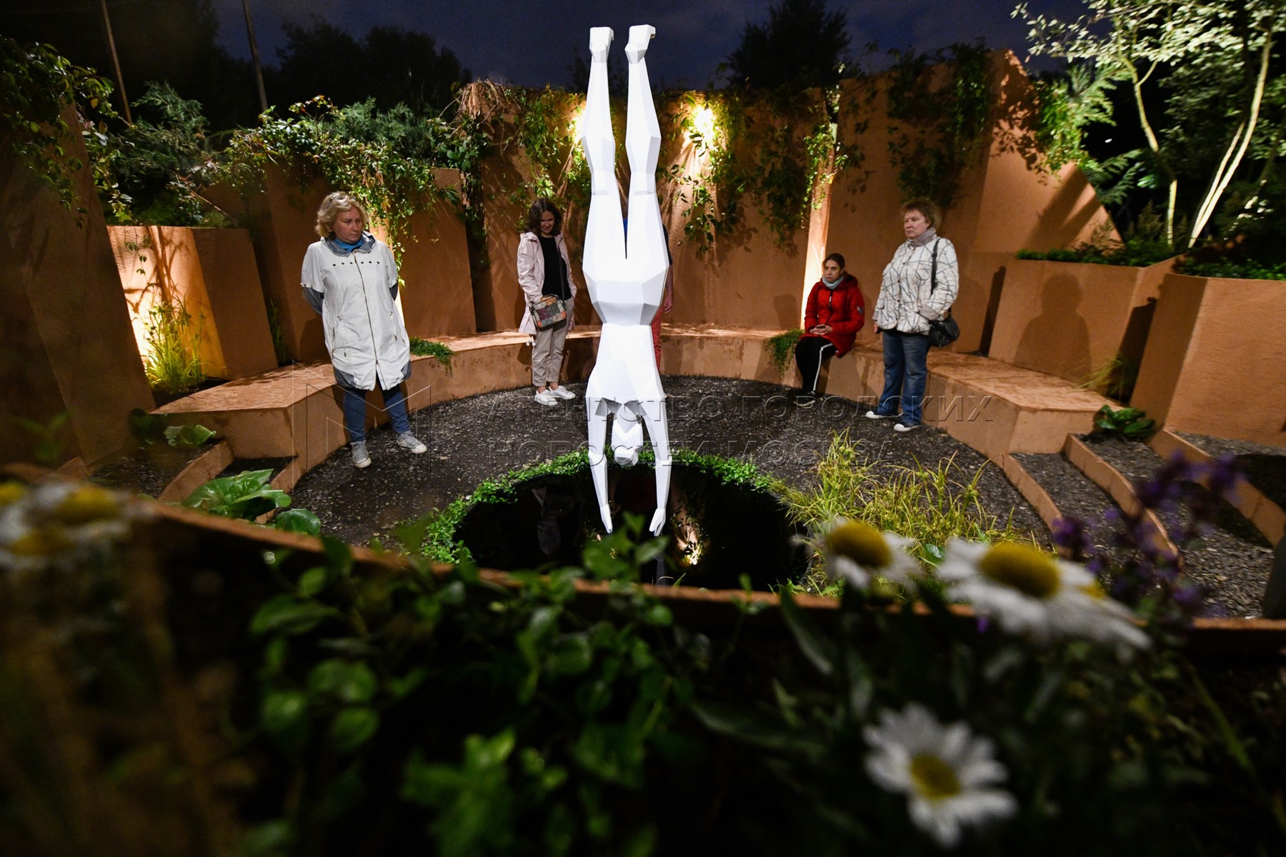 Участники фестиваля Moscow Flower Show в зоне GARDENA